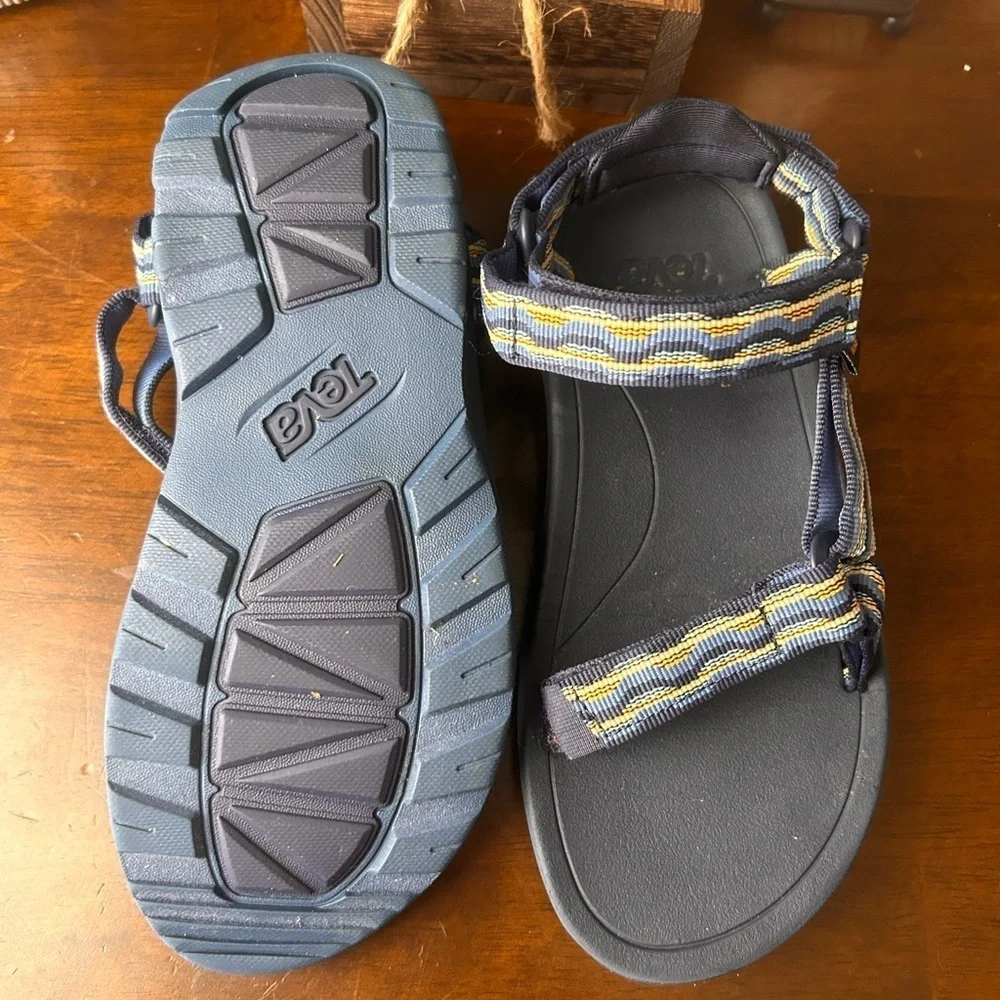 Teva Kids' Navy Sandals sz 3Y Euc